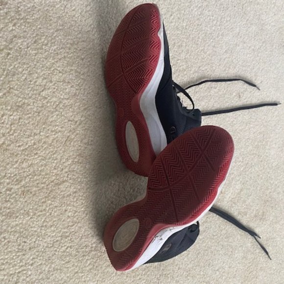 Boys Gently Used Sneakers - Picture 2 of 3